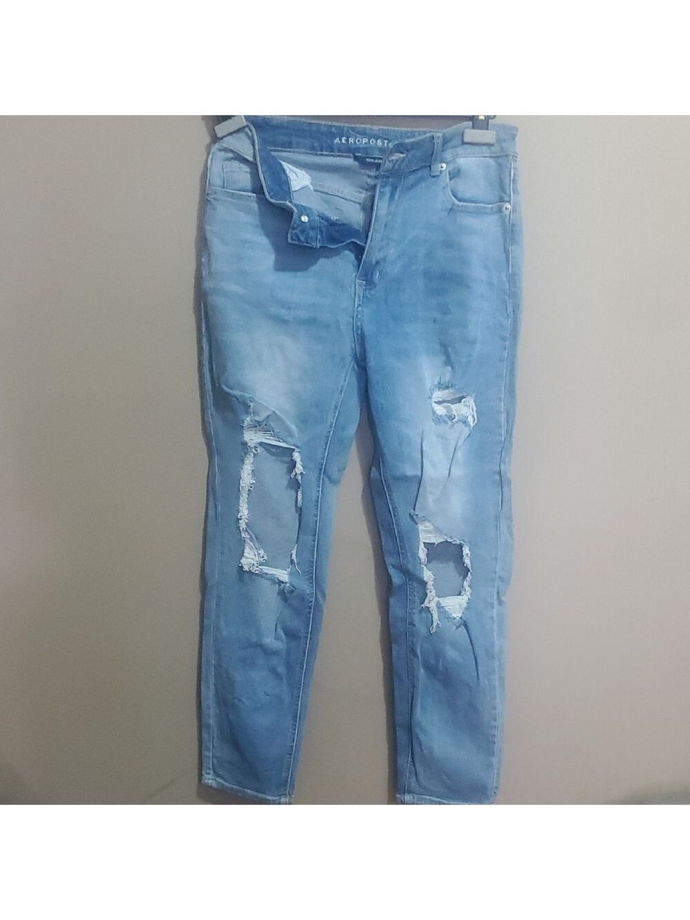 Aeropostale Women's Mom Jean Light Blue Distressed Size 4